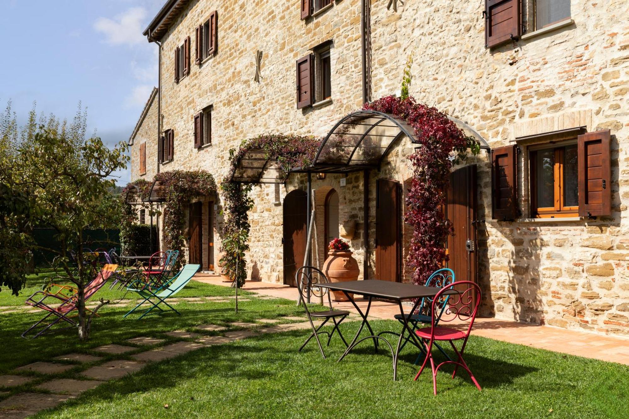 Agriturismo I Gelsi Di Santa Cristina Губбіо Екстер'єр фото